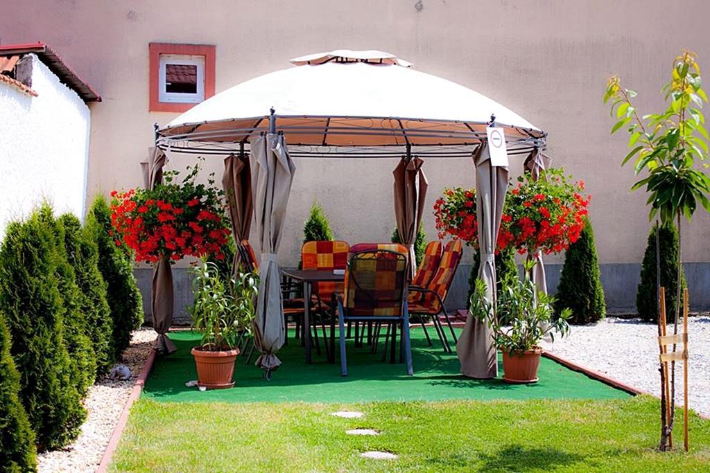 Almafa Apartmanhaz Eger Exterior photo